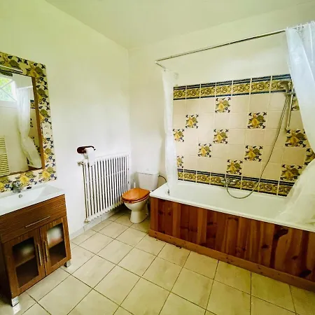 3 Bedroom On Bidallon Manor Estate Saint-Michel (Gers)