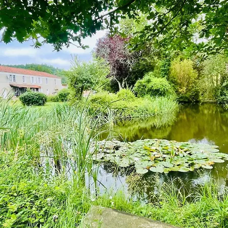 3 Bedroom On Bidallon Manor Estate Saint-Michel (Gers)